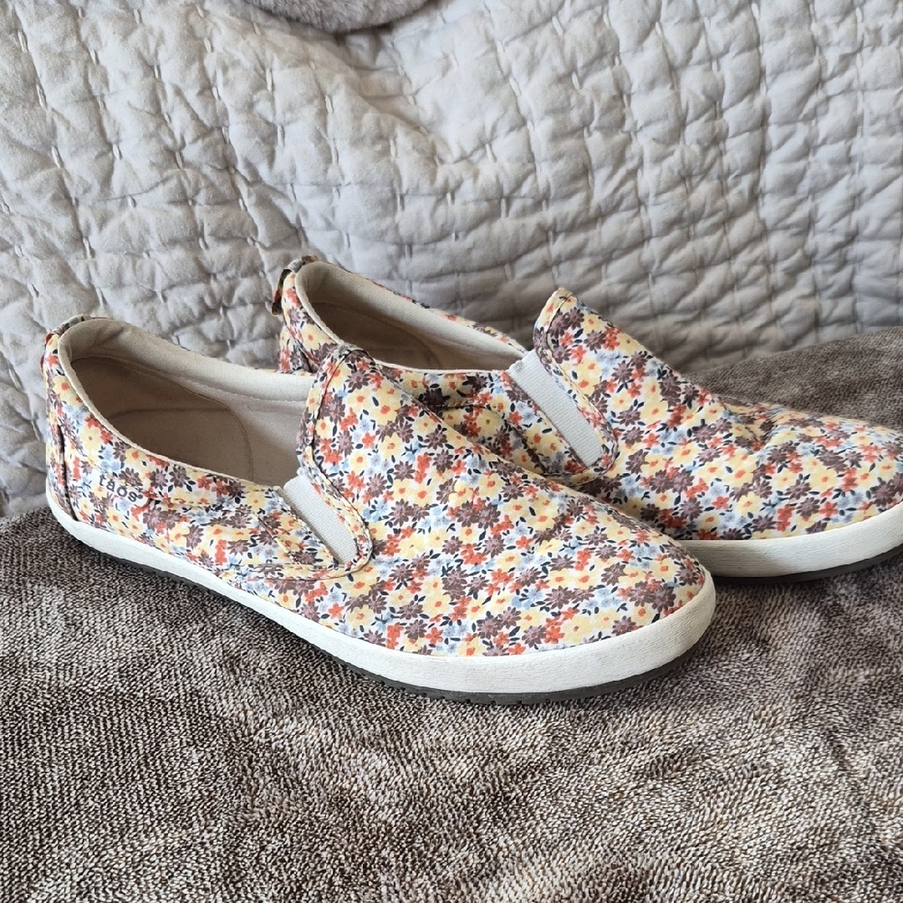 Taos Floral Slip-On Women's Shoes 9.5